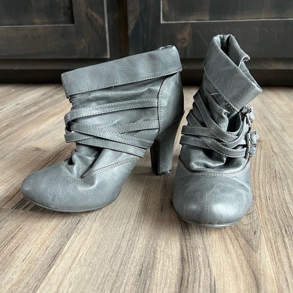 Wedge heel bootie